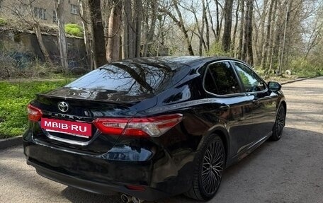 Toyota Camry, 2018 год, 2 095 000 рублей, 8 фотография