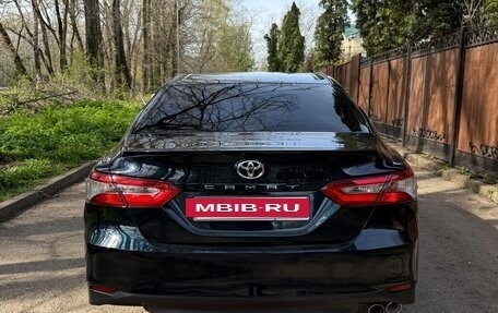 Toyota Camry, 2018 год, 2 095 000 рублей, 6 фотография