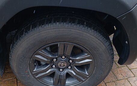 Toyota Hilux VIII, 2022 год, 6 300 000 рублей, 3 фотография