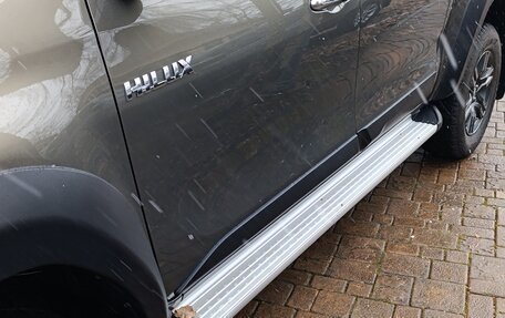 Toyota Hilux VIII, 2022 год, 6 300 000 рублей, 2 фотография