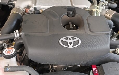 Toyota Hilux VIII, 2022 год, 6 300 000 рублей, 7 фотография