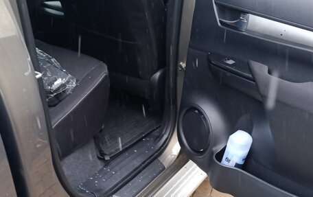 Toyota Hilux VIII, 2022 год, 6 300 000 рублей, 10 фотография