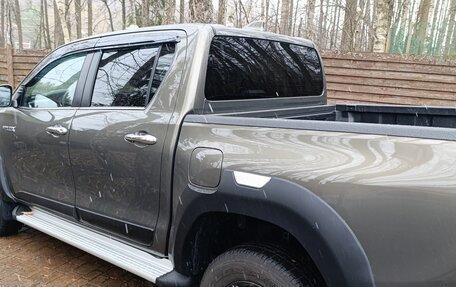 Toyota Hilux VIII, 2022 год, 6 300 000 рублей, 17 фотография