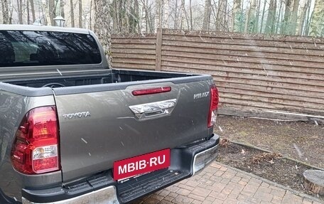 Toyota Hilux VIII, 2022 год, 6 300 000 рублей, 13 фотография