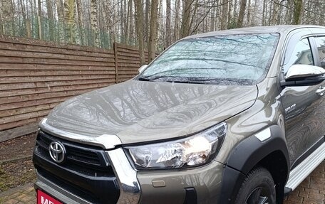 Toyota Hilux VIII, 2022 год, 6 300 000 рублей, 14 фотография