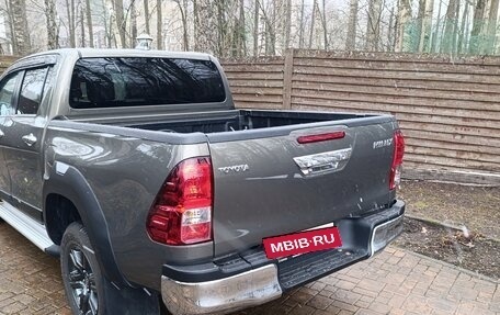 Toyota Hilux VIII, 2022 год, 6 300 000 рублей, 12 фотография