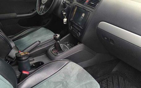 Volkswagen Jetta VI, 2011 год, 550 000 рублей, 9 фотография