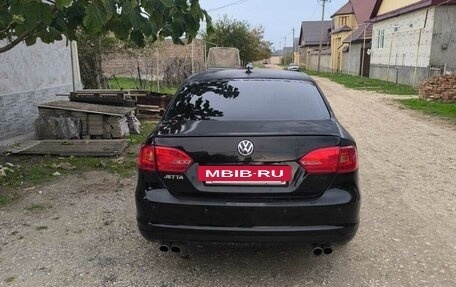 Volkswagen Jetta VI, 2011 год, 550 000 рублей, 4 фотография