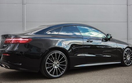 Mercedes-Benz E-Класс, 2018 год, 2 899 000 рублей, 3 фотография