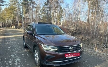 Volkswagen Tiguan II, 2021 год, 3 490 000 рублей, 2 фотография