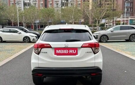 Honda Vezel, 2022 год, 1 610 000 рублей, 5 фотография