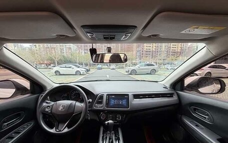 Honda Vezel, 2022 год, 1 610 000 рублей, 8 фотография
