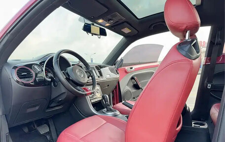 Volkswagen Beetle, 2018 год, 1 270 001 рублей, 10 фотография