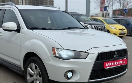 Mitsubishi Outlander III рестайлинг 3, 2009 год, 1 400 000 рублей, 10 фотография