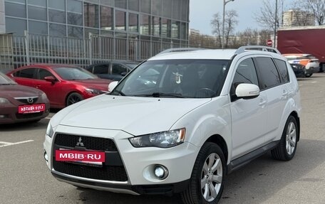 Mitsubishi Outlander III рестайлинг 3, 2009 год, 1 400 000 рублей, 3 фотография