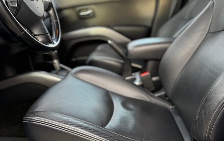 Mitsubishi Outlander III рестайлинг 3, 2009 год, 1 400 000 рублей, 14 фотография