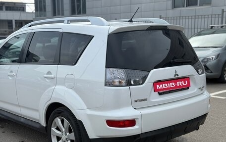 Mitsubishi Outlander III рестайлинг 3, 2009 год, 1 400 000 рублей, 12 фотография