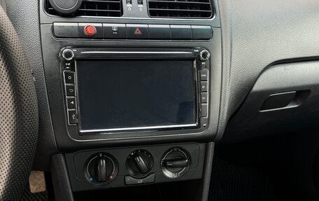 Volkswagen Polo VI (EU Market), 2012 год, 700 000 рублей, 12 фотография