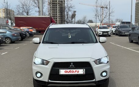 Mitsubishi Outlander III рестайлинг 3, 2009 год, 1 400 000 рублей, 2 фотография