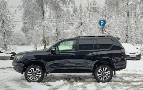 Toyota Land Cruiser Prado 150 рестайлинг 2, 2022 год, 6 500 000 рублей, 10 фотография