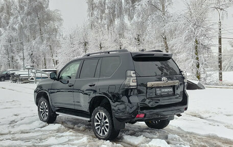 Toyota Land Cruiser Prado 150 рестайлинг 2, 2022 год, 6 500 000 рублей, 8 фотография