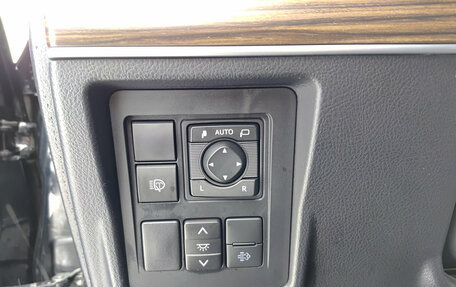 Toyota Land Cruiser Prado 150 рестайлинг 2, 2022 год, 6 500 000 рублей, 24 фотография