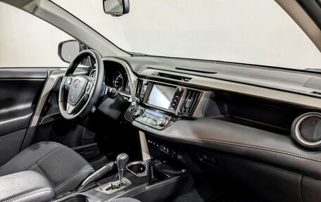 Toyota RAV4, 2019 год, 2 550 000 рублей, 11 фотография