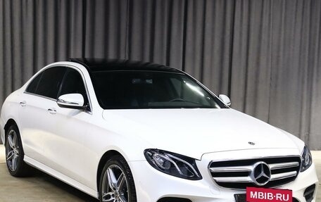 Mercedes-Benz E-Класс, 2018 год, 2 699 000 рублей, 3 фотография