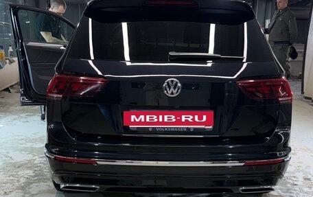 Volkswagen Tiguan II, 2019 год, 4 100 000 рублей, 2 фотография
