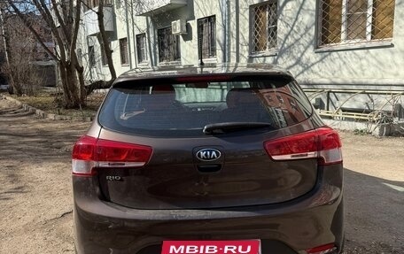 KIA Rio III рестайлинг, 2015 год, 1 000 000 рублей, 6 фотография