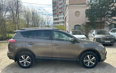 Toyota RAV4, 2017 год, 2 200 000 рублей, 3 фотография