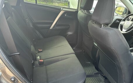 Toyota RAV4, 2017 год, 2 200 000 рублей, 6 фотография