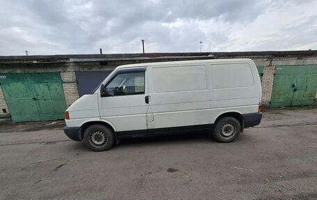 Volkswagen Transporter T4, 2001 год, 550 000 рублей, 2 фотография