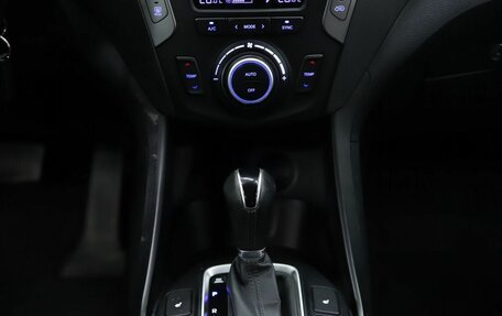 Hyundai Santa Fe III рестайлинг, 2017 год, 2 420 000 рублей, 14 фотография