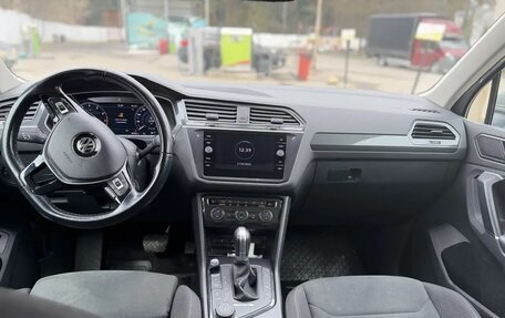 Volkswagen Tiguan II, 2017 год, 2 900 000 рублей, 14 фотография