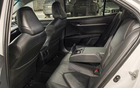 Toyota Camry, 2018 год, 2 290 000 рублей, 17 фотография