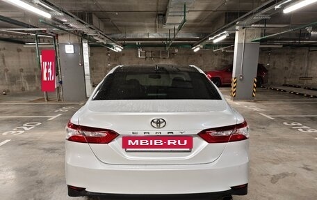 Toyota Camry, 2018 год, 2 290 000 рублей, 5 фотография