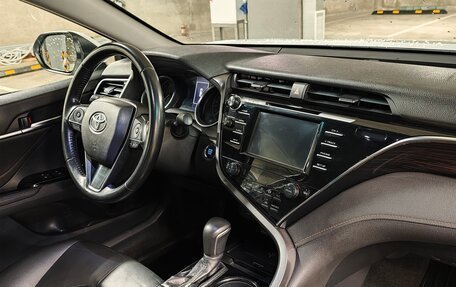 Toyota Camry, 2018 год, 2 290 000 рублей, 21 фотография