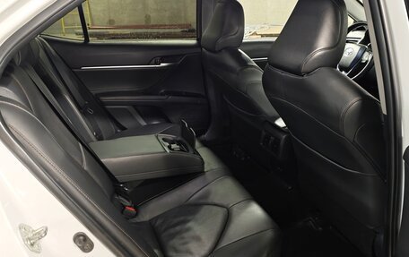 Toyota Camry, 2018 год, 2 290 000 рублей, 19 фотография