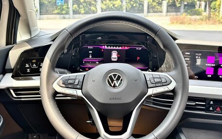 Volkswagen Golf VIII, 2023 год, 1 850 000 рублей, 10 фотография