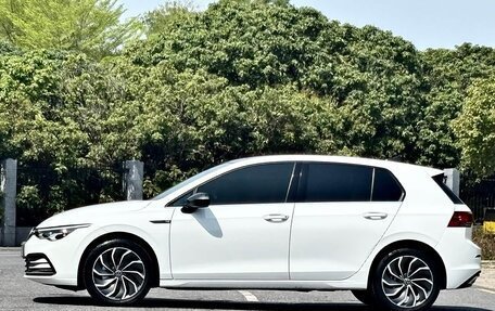 Volkswagen Golf VIII, 2023 год, 1 850 000 рублей, 7 фотография