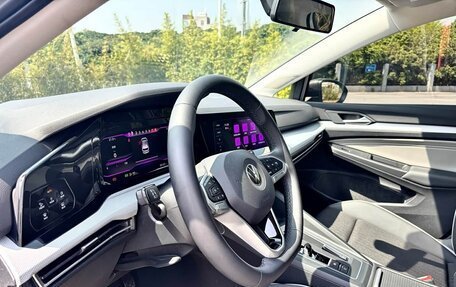 Volkswagen Golf VIII, 2023 год, 1 850 000 рублей, 12 фотография