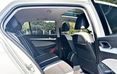 Volkswagen Golf VIII, 2023 год, 1 850 000 рублей, 15 фотография