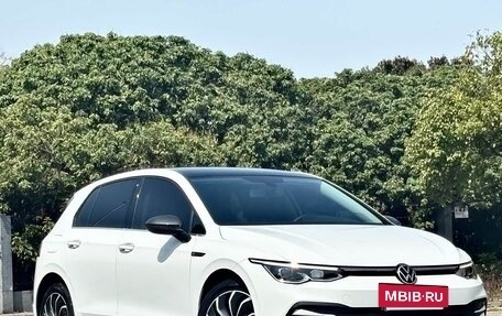 Volkswagen Golf VIII, 2023 год, 1 850 000 рублей, 3 фотография