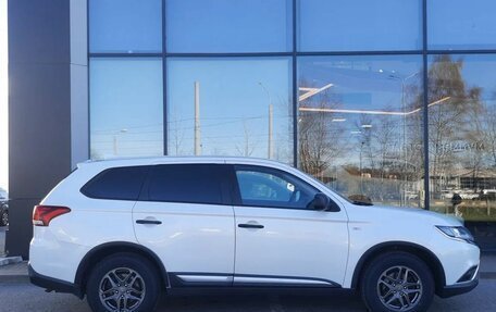 Mitsubishi Outlander III рестайлинг 3, 2018 год, 1 596 000 рублей, 7 фотография