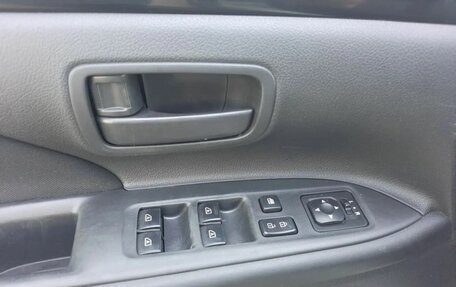 Mitsubishi Outlander III рестайлинг 3, 2018 год, 1 596 000 рублей, 10 фотография