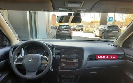 Mitsubishi Outlander III рестайлинг 3, 2018 год, 1 596 000 рублей, 11 фотография