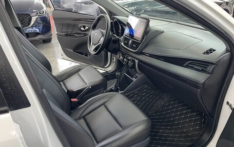 Toyota Yaris XP150 рестайлинг, 2022 год, 1 467 000 рублей, 14 фотография