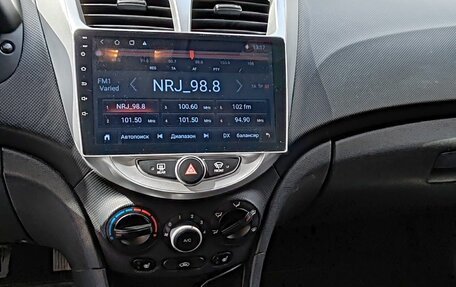 Hyundai Solaris II рестайлинг, 2011 год, 790 000 рублей, 9 фотография