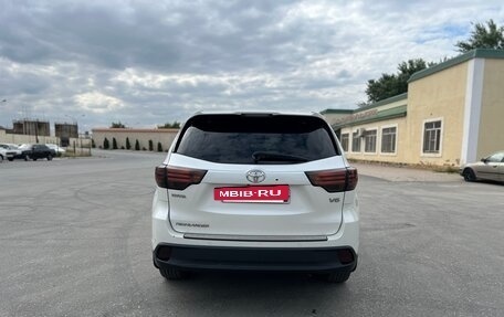 Toyota Highlander III, 2014 год, 2 700 000 рублей, 4 фотография